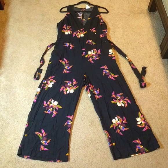 a new day Pants - Flirty Floral Jumpsuit